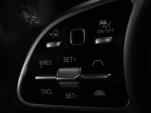 Used 2022 Mercedes-Benz GLS 450 4MATIC image 31