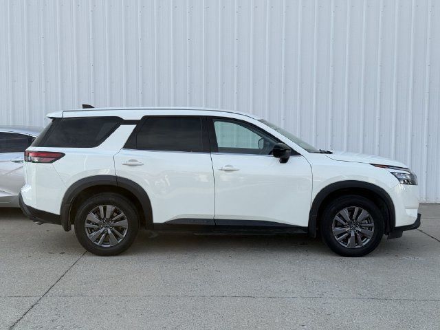 Used 2024 Nissan Pathfinder S w/ Cargo Package FWD image 3