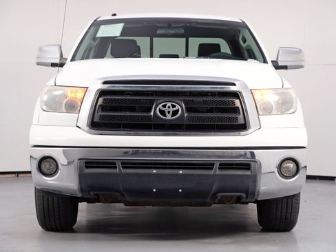 Used 2010 Toyota Tundra w/ SR5 Package image 6