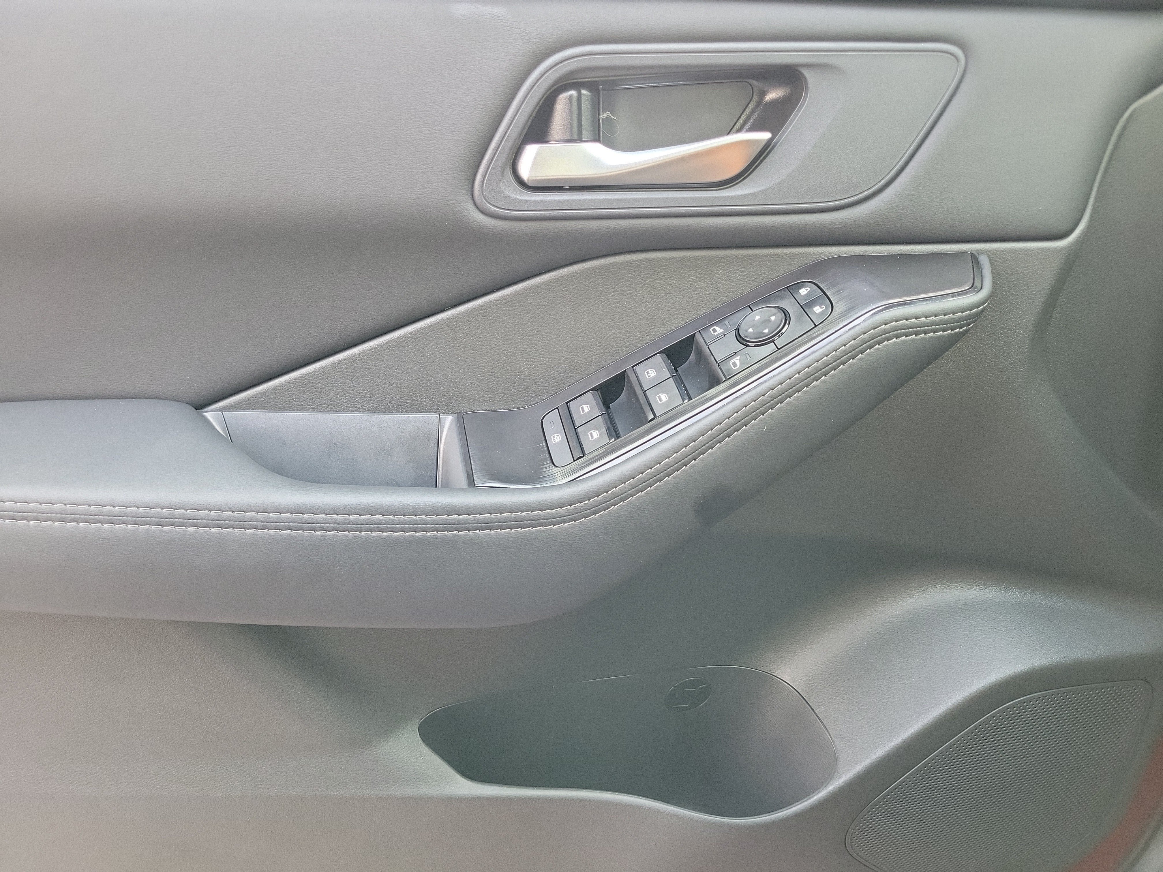 New 2027 Nissan Rogue SV FWD image 28