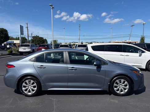 Used 2025 Toyota Corolla LE FWD image 6