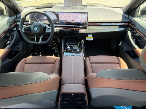 New 2027 BMW 550e xDrive AWD/4WD image 30