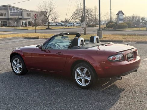 Used 2008 MAZDA MX-5 Miata Sport w/ Convenience Pkg image 6