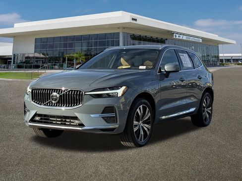 Used 2023 Volvo XC60 T8 Ultimate image 5