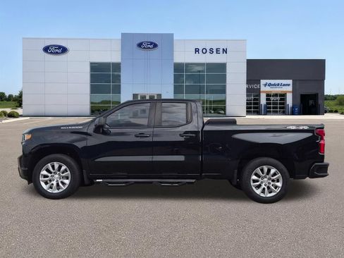 Used 2020 Chevrolet Silverado 1500 Custom w/ Custom Value Package AWD/4WD image 6