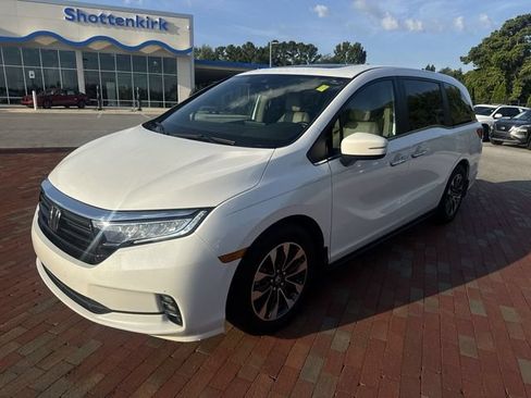 Certified 2024 Honda Odyssey EX-L image 1