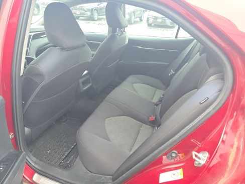 Used 2018 Toyota Camry LE image 12