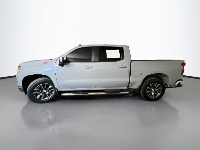 Used 2024 Chevrolet Silverado 1500 LT AWD/4WD image 5