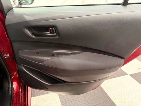 Used 2025 Toyota Corolla LE image 21