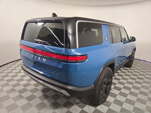 Used 2022 Rivian R1S Launch Edition image 5