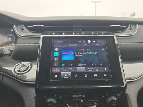 Used 2022 Jeep Grand Cherokee Altitude image 8