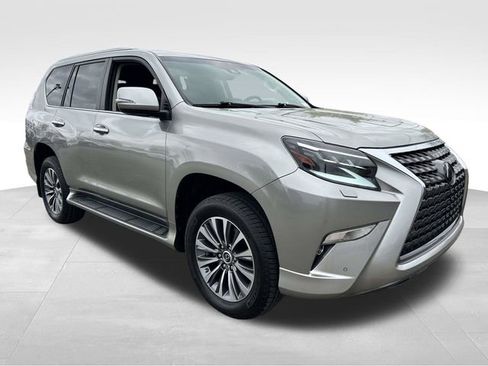 Used 2023 Lexus GX 460 Luxury w/ Accessory Package AWD/4WD image 5
