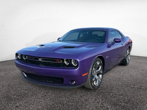 Used 2016 Dodge Challenger R/T w/ Driver Convenience Group image 1