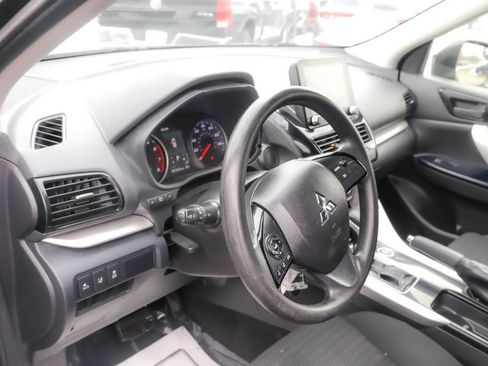 Used 2023 Mitsubishi Eclipse Cross LE image 3