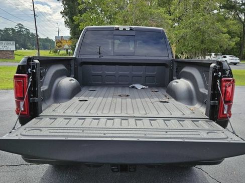 New 2025 RAM 2500 Laramie AWD/4WD image 13