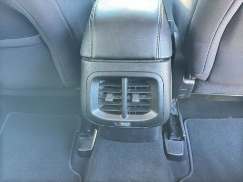 Used 2021 Jeep Cherokee Latitude image 27