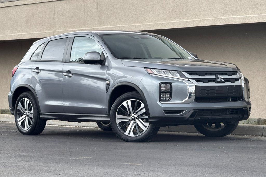 Used 2025 Mitsubishi Outlander Sport ES AWD/4WD image 2
