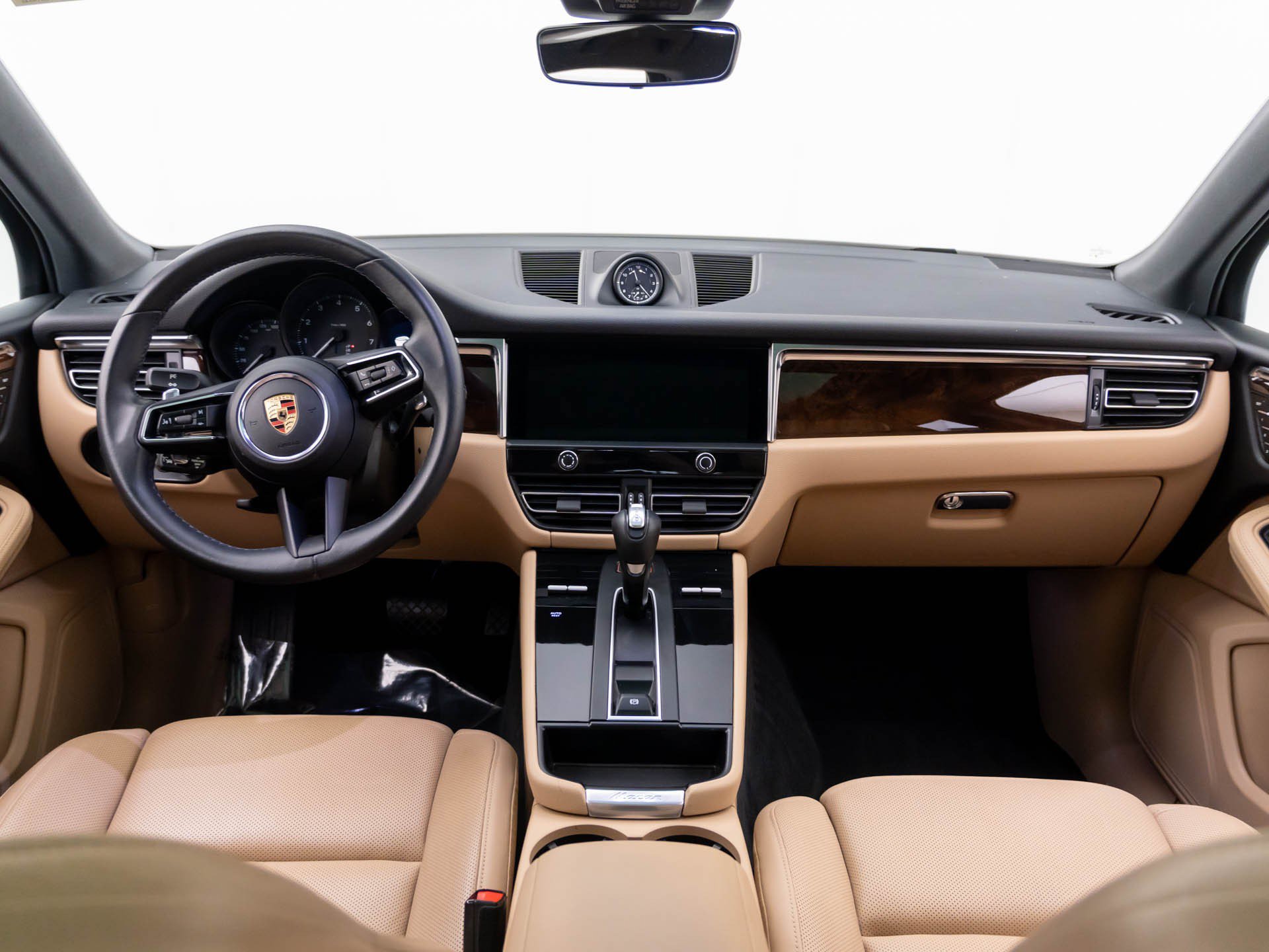 Certified 2023 Porsche Macan AWD/4WD image 11
