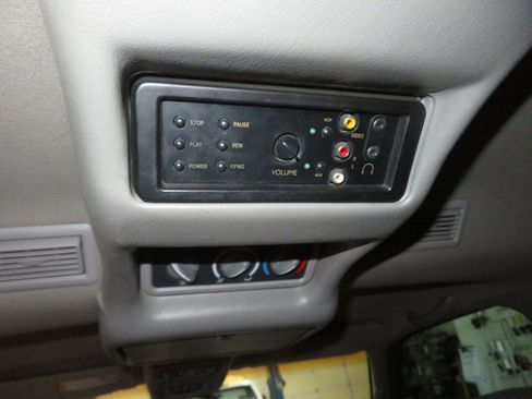 Used 1999 GMC Suburban 2500 w/ Marketing Opt Pkg 3 image 39