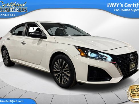 Used 2025 Nissan Altima 2.5 SV image 3