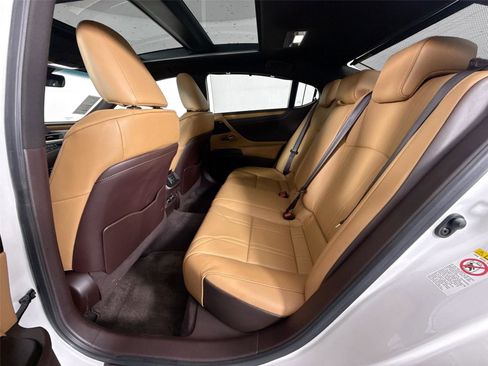 Used 2019 Lexus ES 350 Ultra Luxury image 31