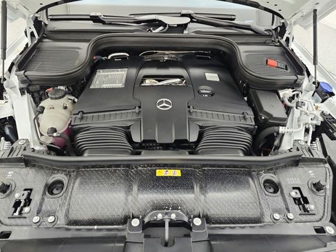 New 2026 Mercedes-Benz GLS 580 4MATIC image 12