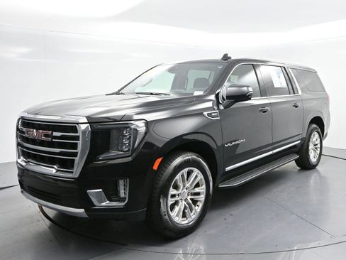 Used 2023 GMC Yukon XL SLT w/ SLT Premium Package AWD/4WD image 3