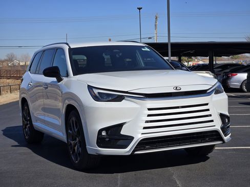 New 2026 Lexus TX 500h AWD w/ Technology Package image 2