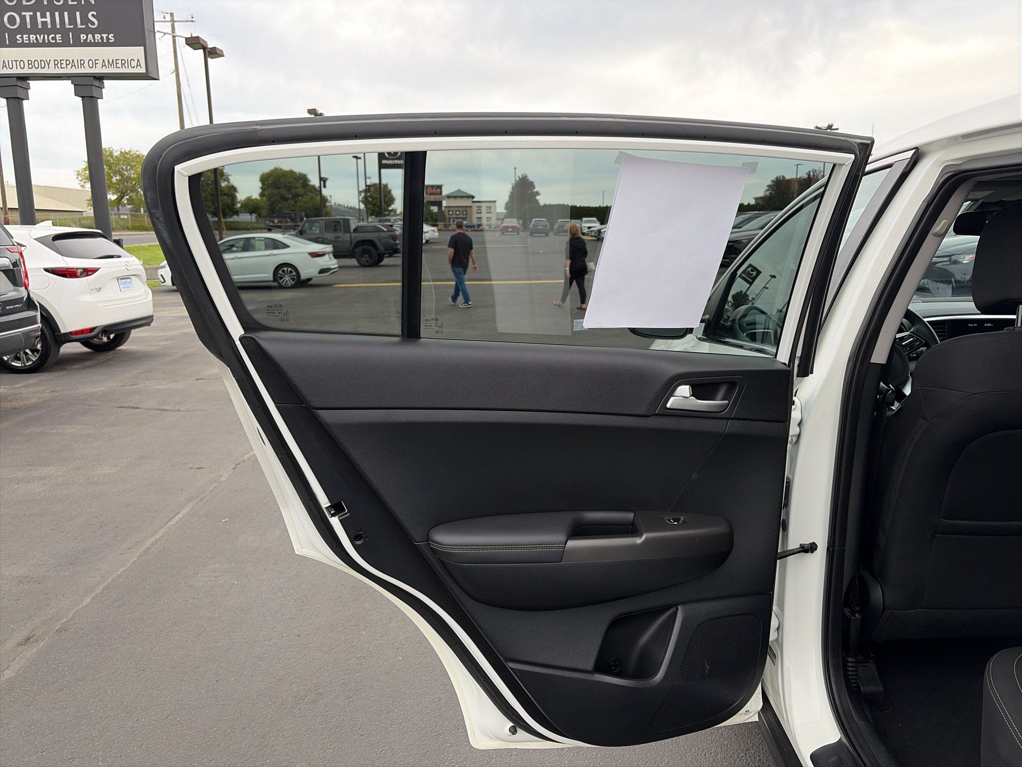 Used 2020 Kia Sportage LX AWD/4WD image 12