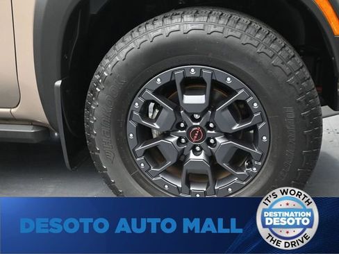 Used 2022 Nissan Frontier PRO-4X w/ Pro-4X Premium Package AWD/4WD image 39