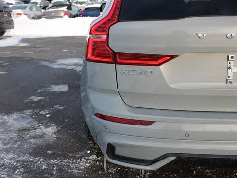 Used 2025 Volvo XC60 B5 Plus image 45