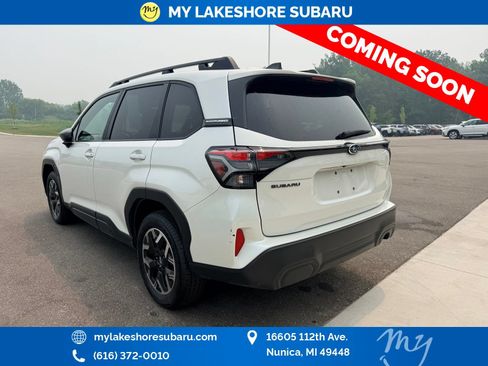 Used 2025 Subaru Forester Premium AWD/4WD image 7