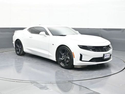 Used 2022 Chevrolet Camaro LT image 22