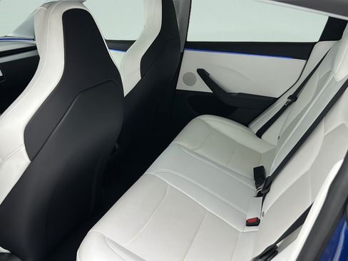 Used 2024 Tesla Model 3 Performance AWD/4WD image 9