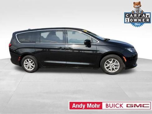 Used 2017 Chrysler Pacifica Touring FWD image 12