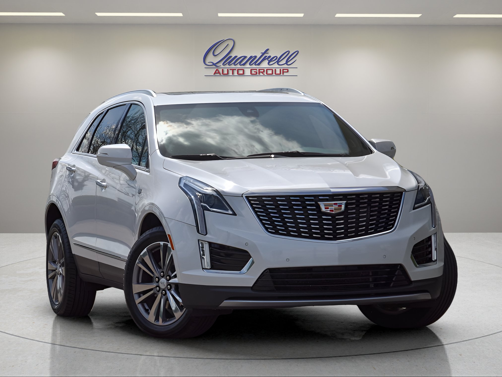 Used 2025 Cadillac XT5 Premium Luxury FWD image 1