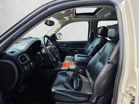 Used 2010 Chevrolet Tahoe LTZ AWD/4WD image 24