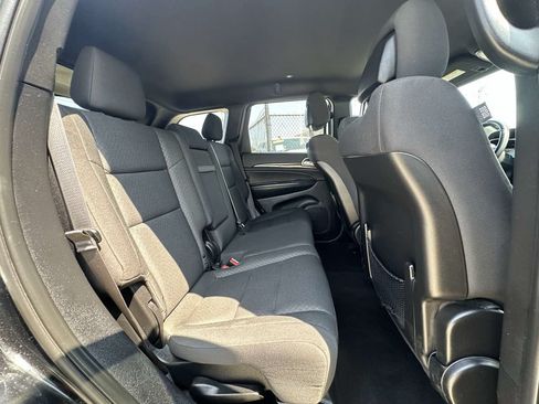 Used 2019 Jeep Grand Cherokee Laredo RWD image 33