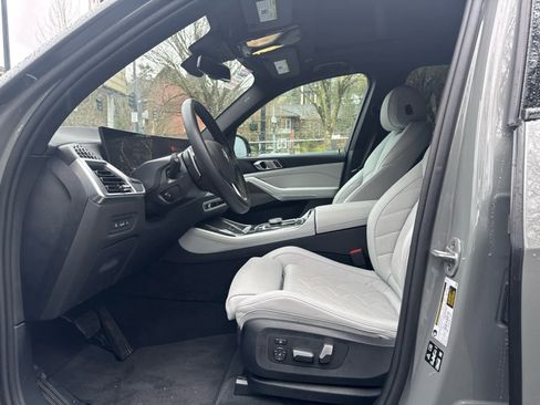 Used 2025 BMW X5 xDrive40i w/ Parking Assistance Package image 6