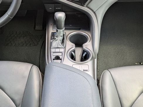 Used 2022 Toyota Camry XSE FWD image 18