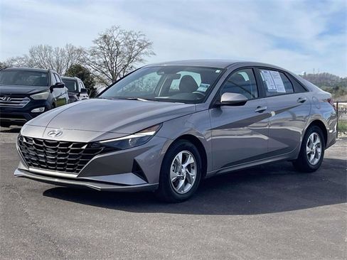 Certified 2023 Hyundai Elantra SE w/ Cargo Package image 7
