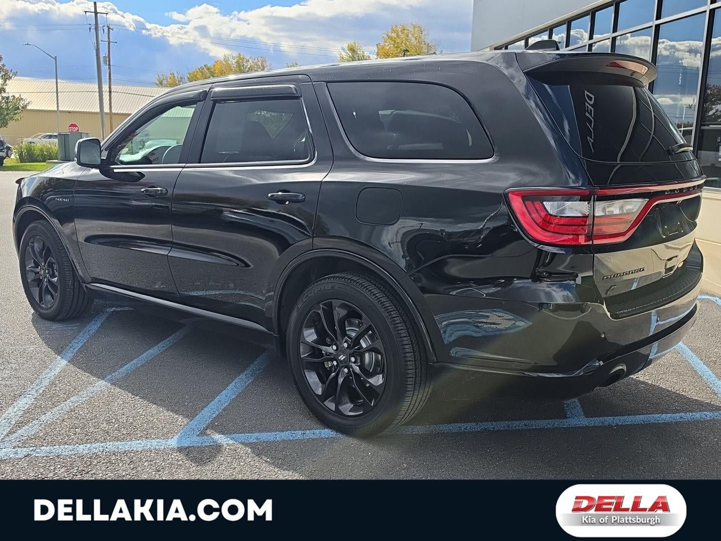 Used 2022 Dodge Durango R/T w/ Blacktop Package AWD/4WD image 3