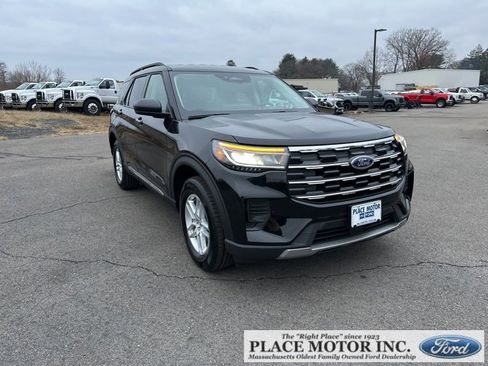 Used 2025 Ford Explorer Active image 1