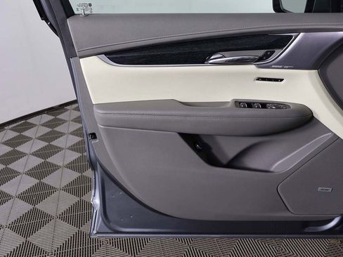 Used 2022 Cadillac XT6 Premium Luxury w/ Technology Package image 28