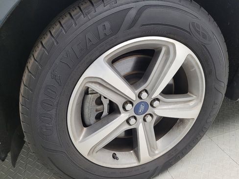 Used 2019 Ford Edge SEL w/ Equipment Group 201A AWD/4WD image 31