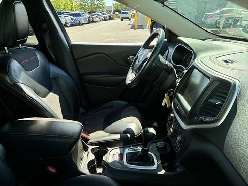 Used 2015 Jeep Cherokee Trailhawk AWD/4WD image 21