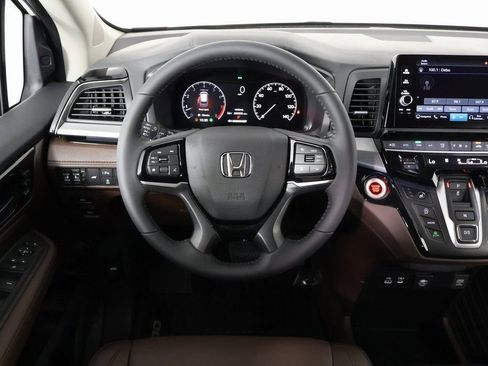 New 2026 Honda Odyssey Touring image 3
