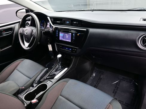 Used 2019 Toyota Corolla LE image 14
