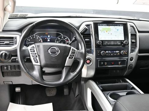 Used 2021 Nissan Titan SV w/ SV Convenience Package RWD image 30