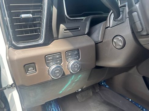 Used 2022 GMC Sierra 1500 Denali AWD/4WD image 9